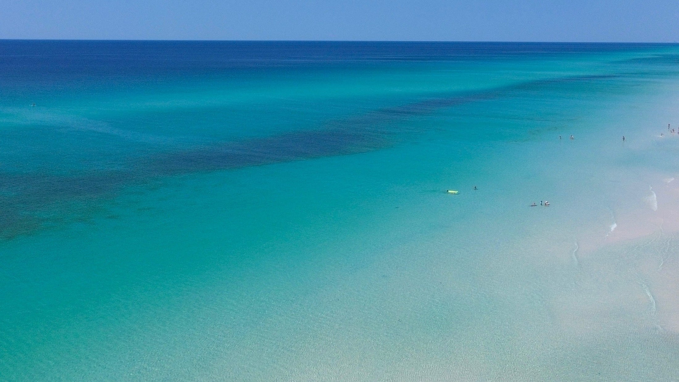 Overhead image of the beach along 30A highway in Florida